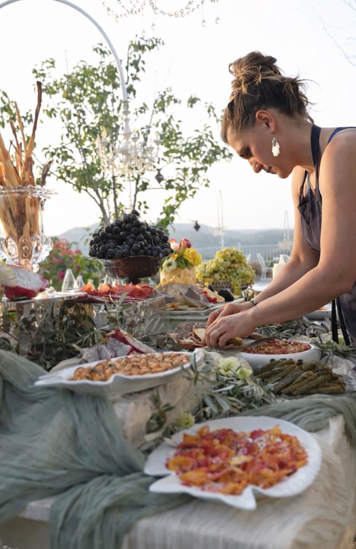 Shared long-table meal with seasonal food at Chef’s Atolye