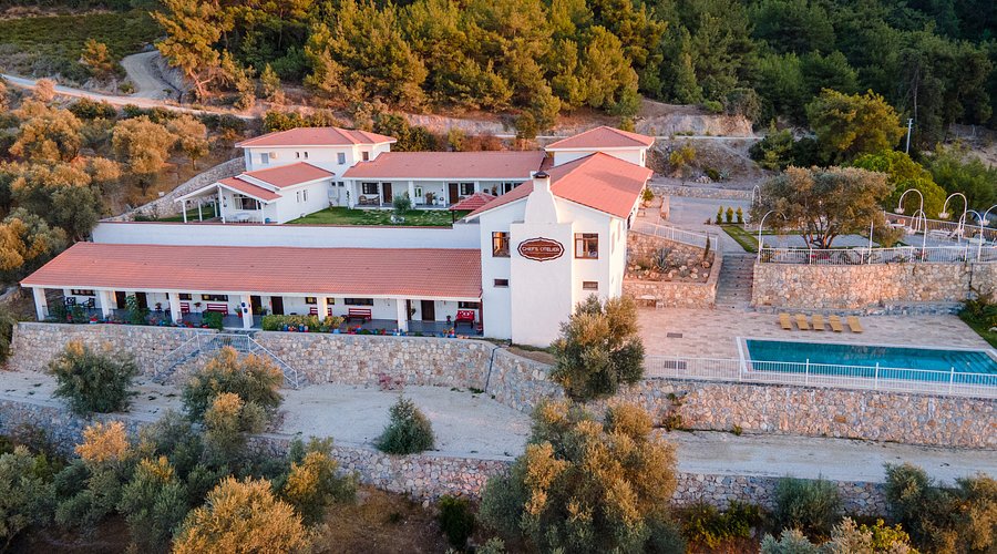 Chef’s Atolye among the olive trees in Kirazlı